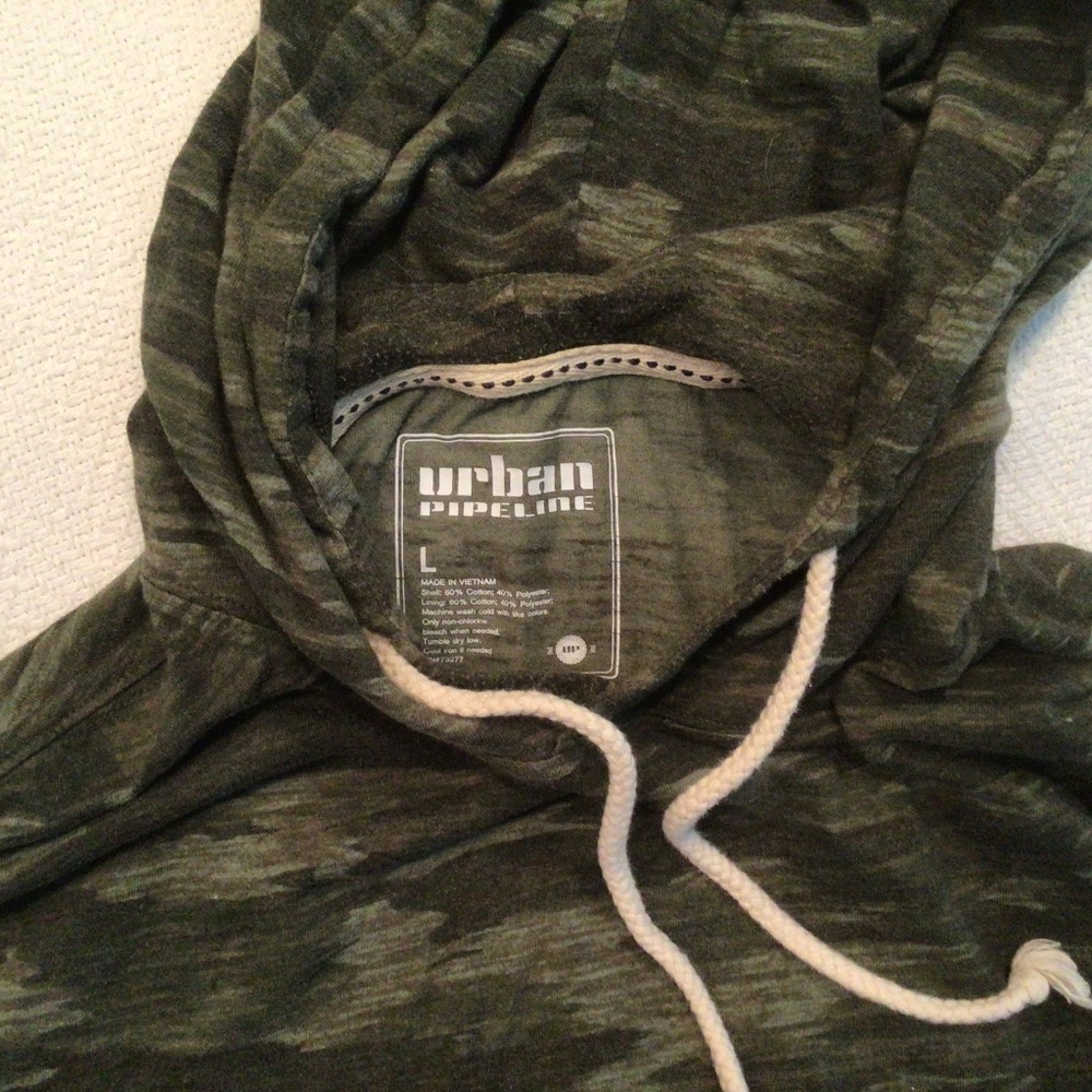Urban Pipeline long sleeve hooded shirt